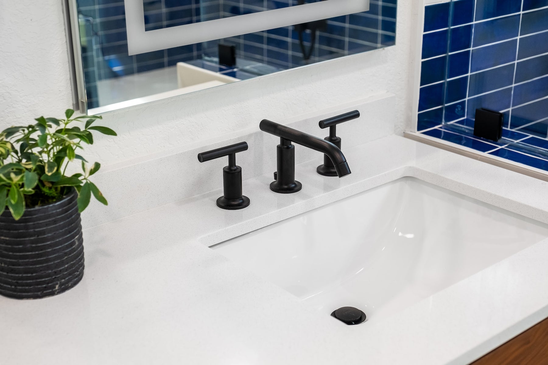 Elevate Your Modern Bathroom: The Advantages of Inset Basins