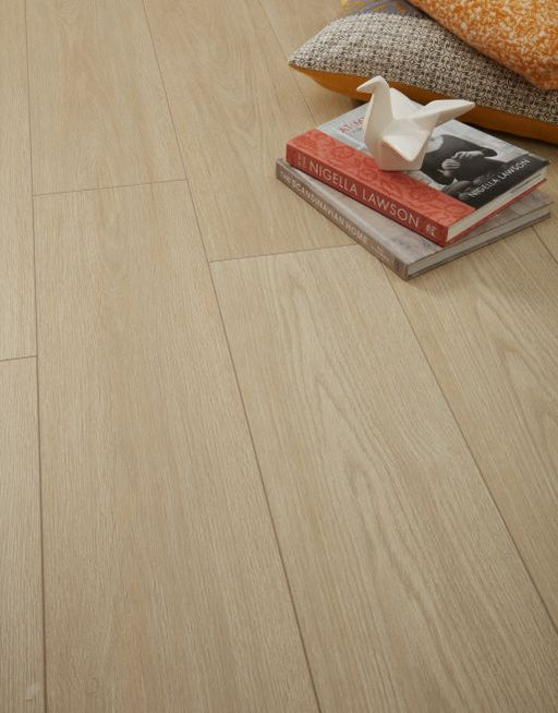 Laminate Flooring  Super 10mm - Natural Oak