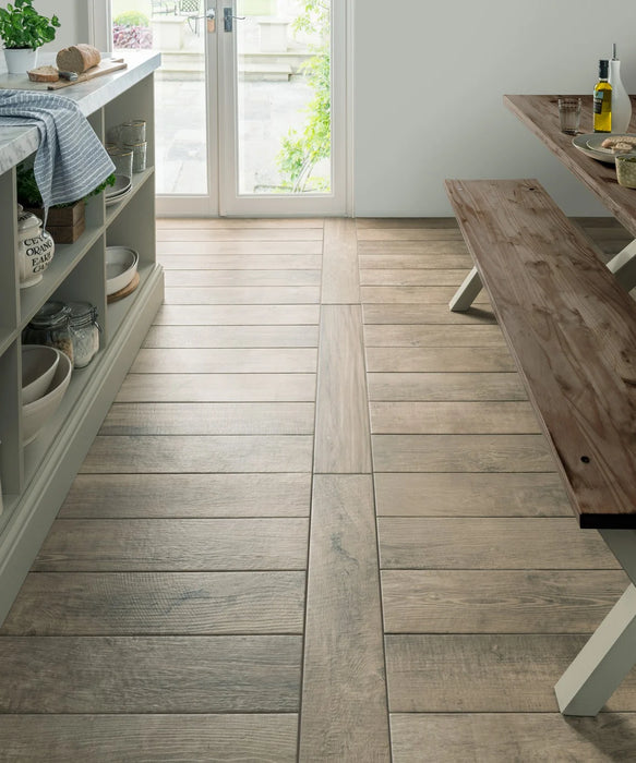 Mora™ Oak Tile