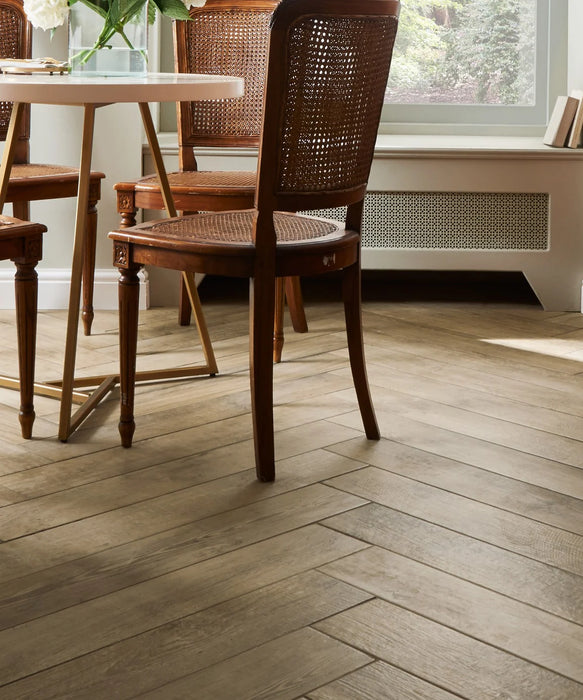 Mora™ Oak Tile