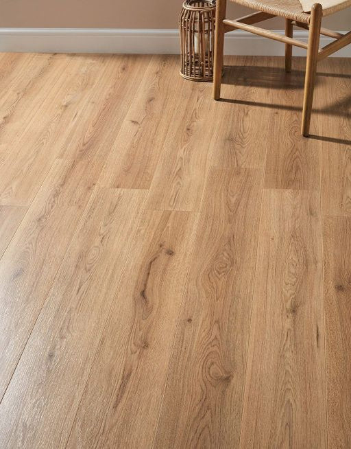 Laminate Flooring Loft -  Natural Oak