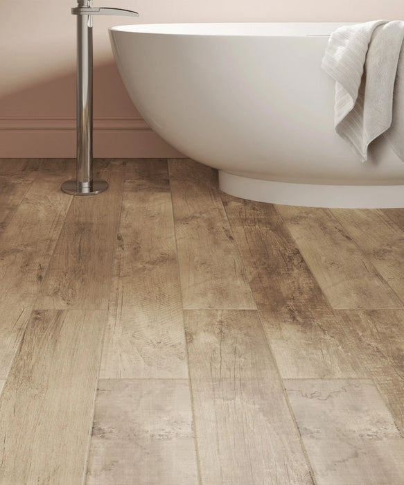 Mora™ Oak Tile