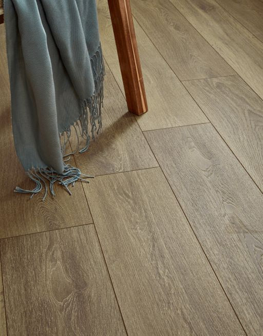 Laminate Flooring Duke - Esher Oak